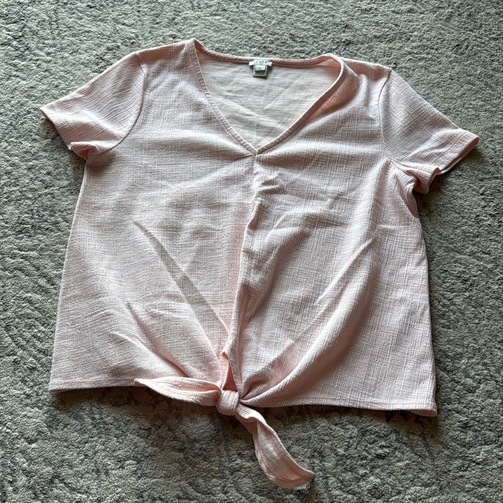 ⭐️J crew light pink v neck tie shirt